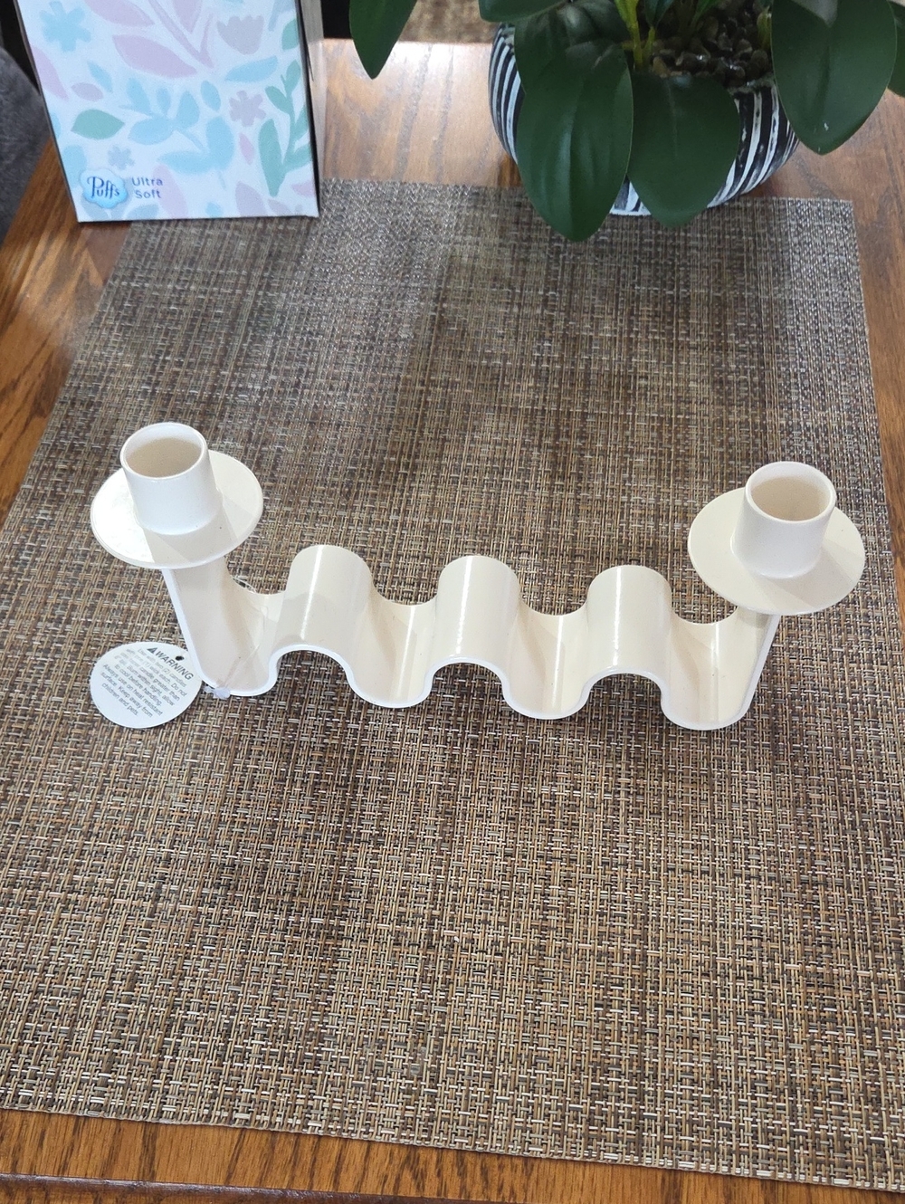 Cream Metal Wave 2-Holder Candle Sconce